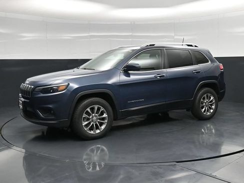 Used 2020 Jeep Cherokee Latitude Plus w/ Cold Weather Group AWD/4WD image 9