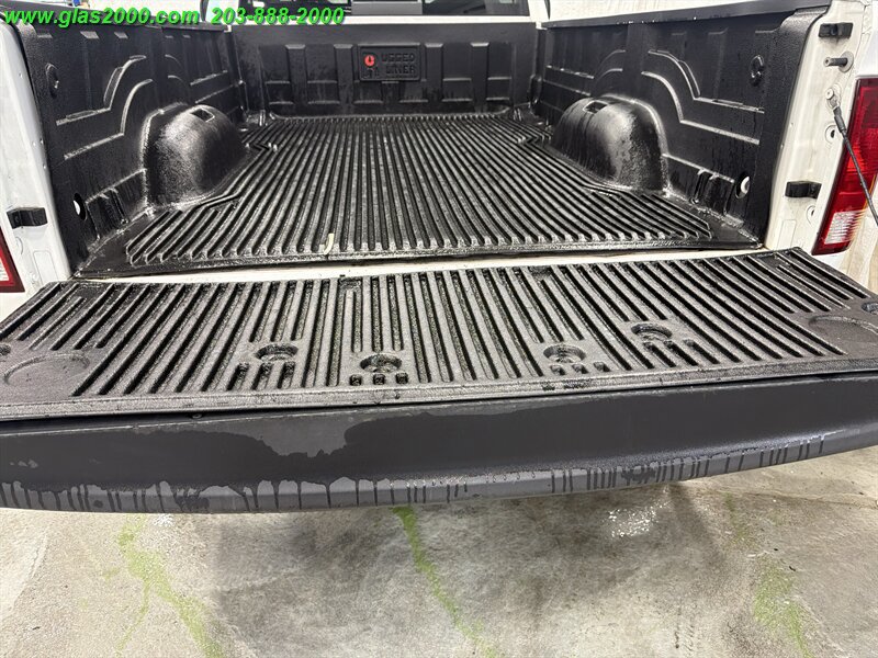 Used 2018 RAM 1500 Classic SLT AWD/4WD image 9