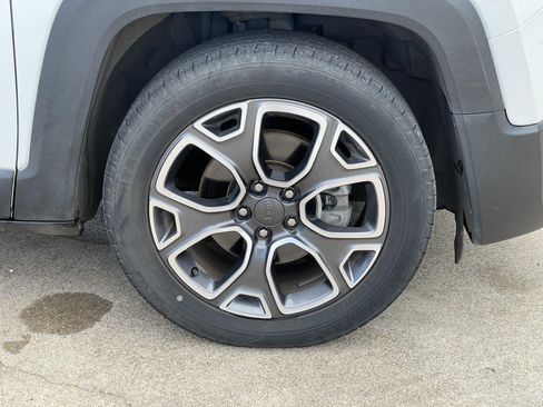 Used 2018 Jeep Renegade Limited w/ UConnect 8.4 Nav Group FWD image 52