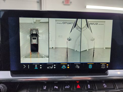 Used 2025 Chevrolet Silverado 2500 LT w/ Trail Boss Package image 16