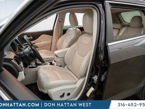 Used 2021 Jeep Cherokee Latitude Lux w/ Comfort/Convenience Group image 4