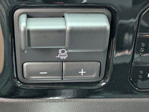 Used 2024 Chevrolet Silverado 3500 LTZ w/ LTZ Convenience Package AWD/4WD image 24