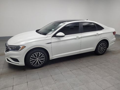 Used 2019 Volkswagen Jetta SEL w/ Cold Weather Package FWD image 2