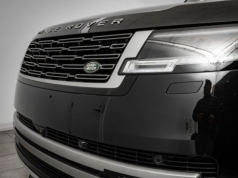 New 2026 Land Rover Range Rover SE image 3