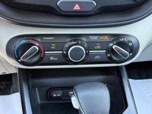 Used 2020 Kia Soul LX FWD image 23