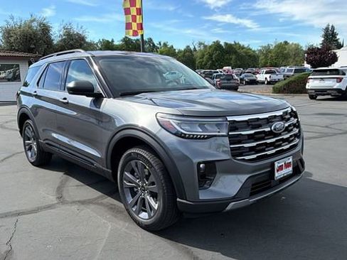 New 2026 Ford Explorer Active image 2