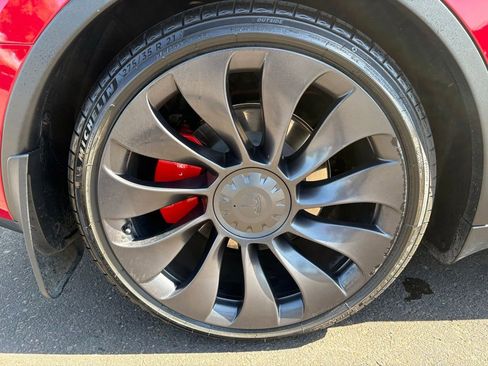 Used 2023 Tesla Model Y Performance AWD/4WD image 5