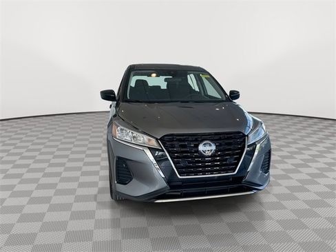 Used 2024 Nissan Kicks S image 3