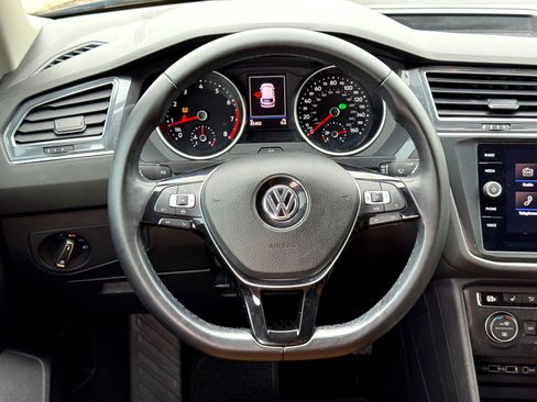 Used 2019 Volkswagen Tiguan SE image 22