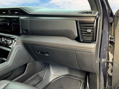 Used 2023 GMC Sierra 1500 AT4 image 18