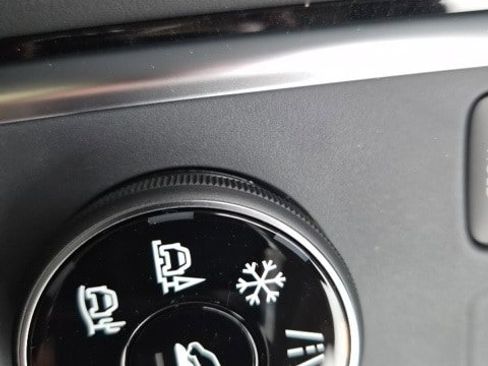 New 2025 Nissan Pathfinder SV w/ Black Appearance Package image 25