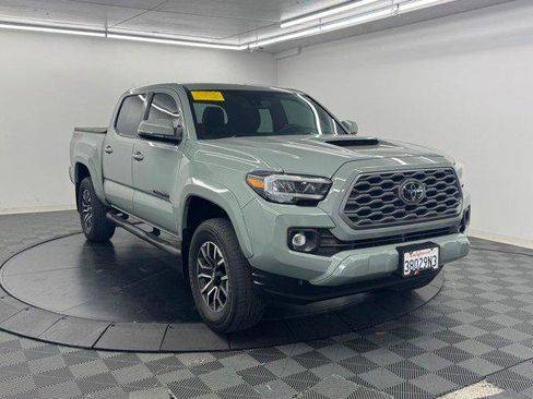 Certified 2022 Toyota Tacoma TRD Sport w/ Black Out Package (TMS) AWD/4WD image 3