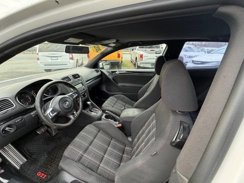 Used 2012 Volkswagen Golf 2-Door FWD image 16