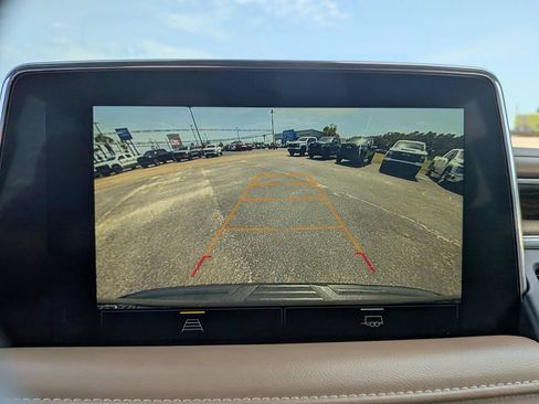 Used 2024 Chevrolet Suburban Premier AWD/4WD image 24