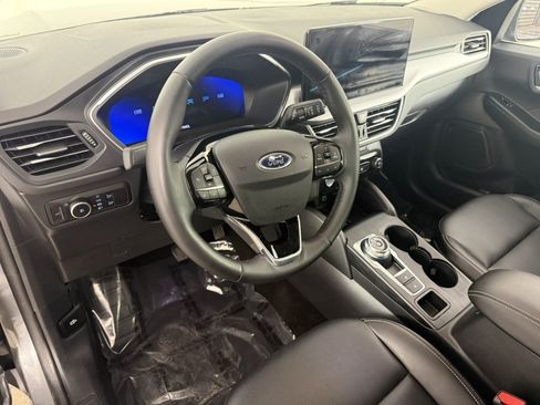 Used 2025 Ford Escape Platinum AWD/4WD image 15