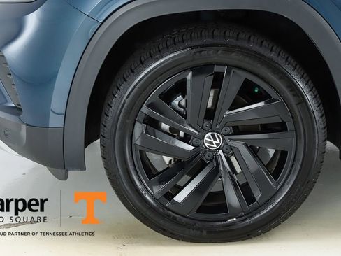 Used 2023 Volkswagen Atlas Cross Sport SE w/ Panoramic Sunroof Package image 5