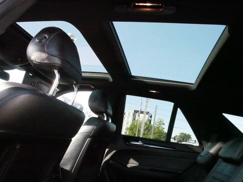 Used 2019 Mercedes-Benz GLE 43 AMG AMG GLE 43 image 36