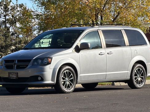 Used 2019 Dodge Grand Caravan GT image 9