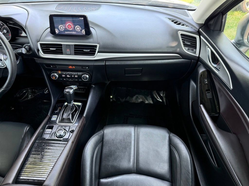 Used 2018 MAZDA MAZDA3 Touring FWD image 24