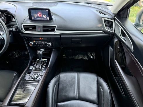Used 2018 MAZDA MAZDA3 Touring FWD image 24