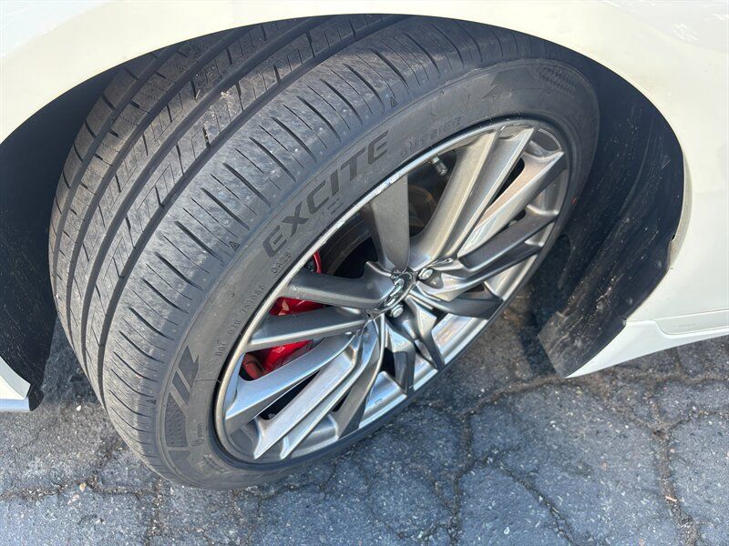 Used 2018 INFINITI Q50 Red Sport 400 w/ Sensory Package (Sport) RWD image 17