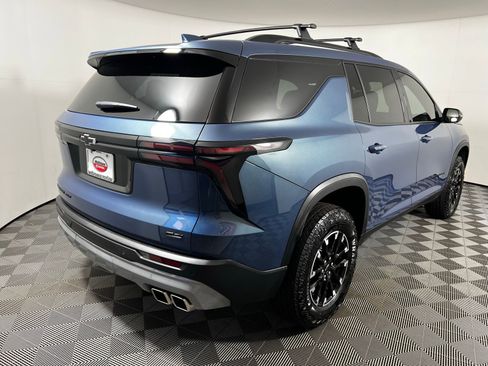 Used 2025 Chevrolet Traverse Z71 image 5