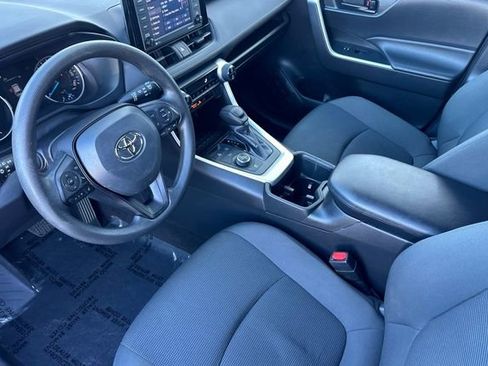 Used 2022 Toyota RAV4 LE image 9
