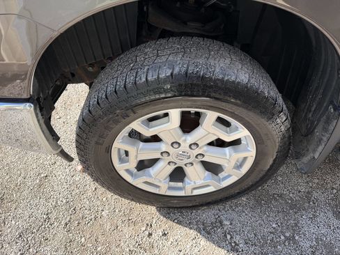 Used 2016 Nissan Titan SL image 21