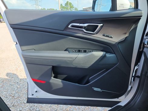 New 2026 Kia Sportage SX image 8