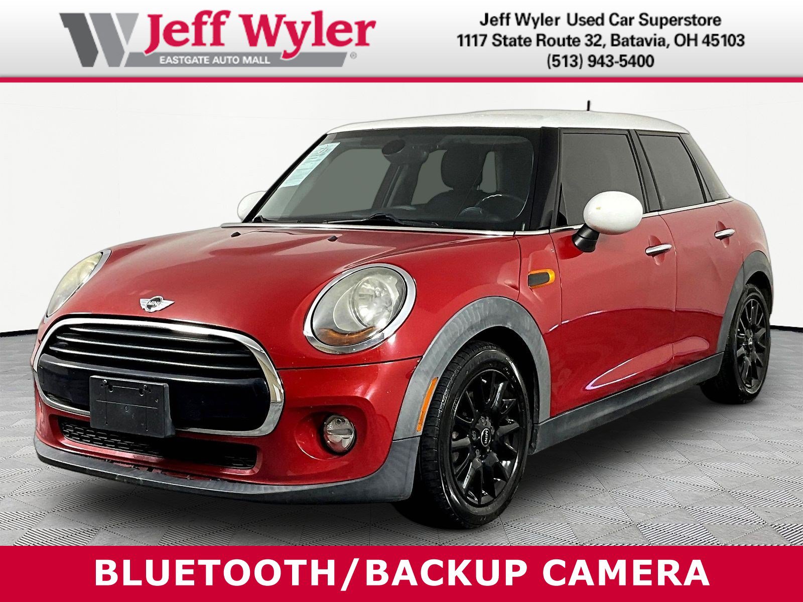 Used 2016 MINI Cooper 4-Door Hardtop FWD image 1