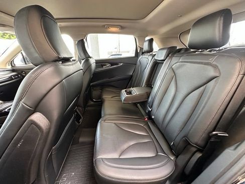 Used 2023 Lincoln Nautilus Reserve w/ Monochromatic Package AWD/4WD image 18
