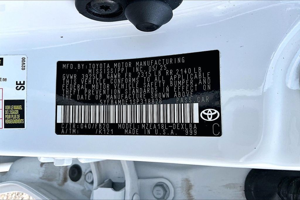 Used 2025 Toyota Corolla LE FWD image 35