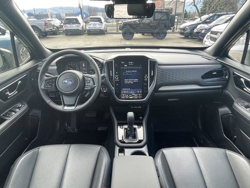 Used 2025 Subaru Forester Limited image 4