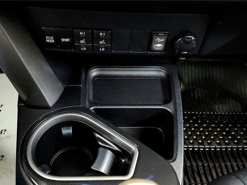 Used 2017 Toyota RAV4 SE w/ Power Extra Value Package image 34