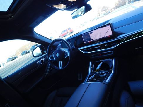 Used 2024 BMW X6 M60i image 3