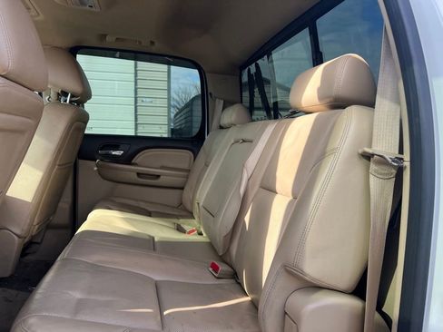 Used 2014 GMC Sierra 2500 Denali w/ Suspension Package, Off-Road image 14