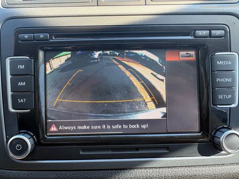 Used 2015 Volkswagen Tiguan SE image 22