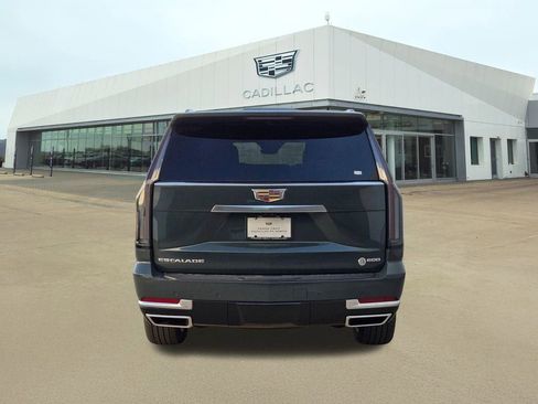 New 2026 Cadillac Escalade Luxury w/ LPO, Floor Liner Package image 5