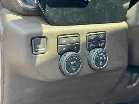 Used 2024 Chevrolet Silverado 3500 LTZ w/ LTZ Convenience Package AWD/4WD image 16