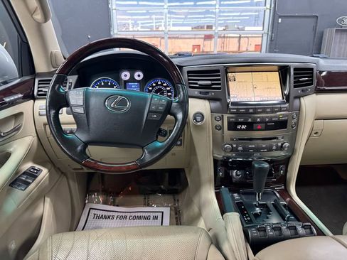 Used 2010 Lexus LX 570 4WD image 40