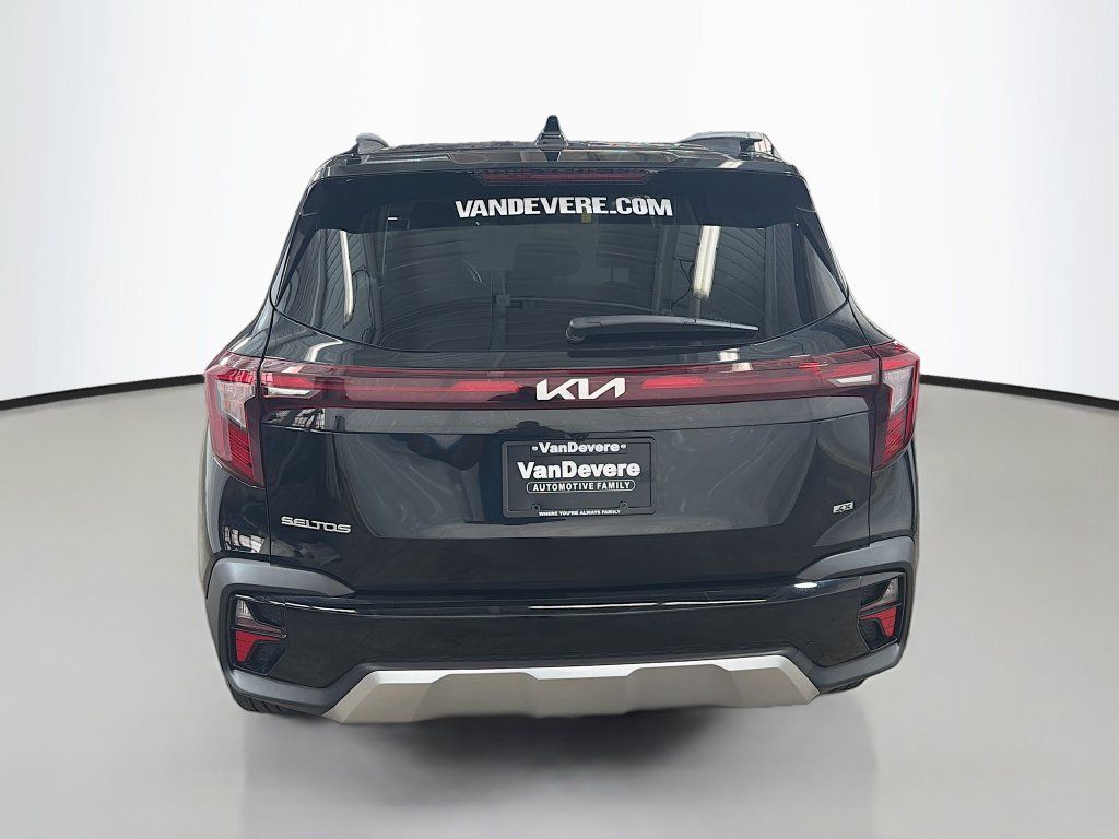 Used 2024 Kia Seltos S AWD/4WD image 8