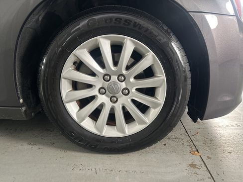 Used 2014 Chrysler 300 image 4
