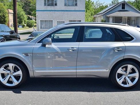 Used 2019 Bentley Bentayga image 4