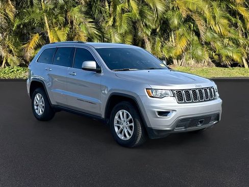 Used 2021 Jeep Grand Cherokee Laredo X AWD/4WD image 4