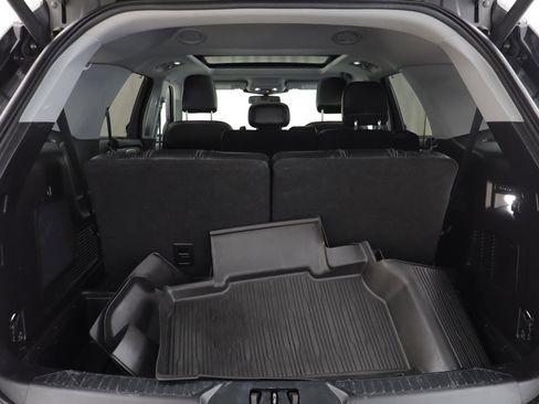 Used 2021 Ford Explorer Limited w/ Equipment Group 301A image 19