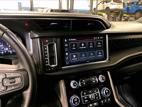 Used 2024 GMC Yukon XL Denali w/ Advanced Technology Package AWD/4WD image 19