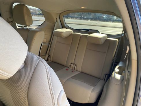 Used 2017 Nissan Pathfinder S AWD/4WD image 11