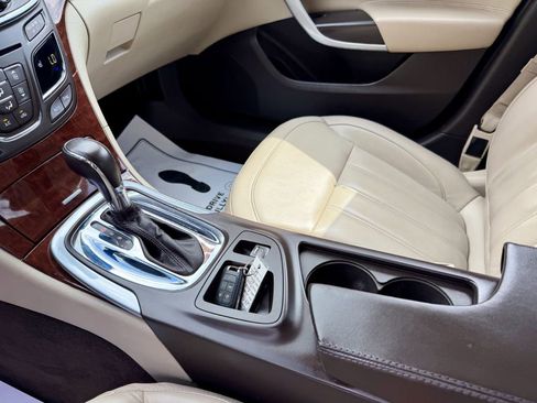 Used 2016 Buick Regal Premium FWD image 13