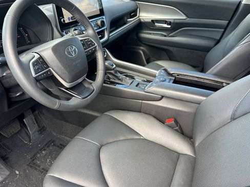 Used 2026 Toyota Grand Highlander XLE image 10