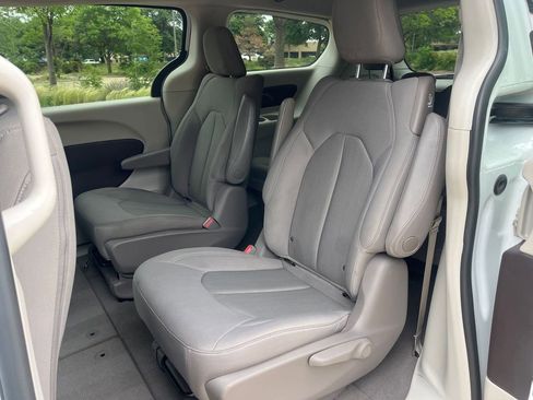 Used 2020 Chrysler Voyager LX w/ Cold Weather Group image 19